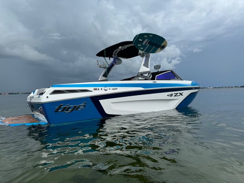 Tige' ZX1 Wakeboat | Raffle Creator