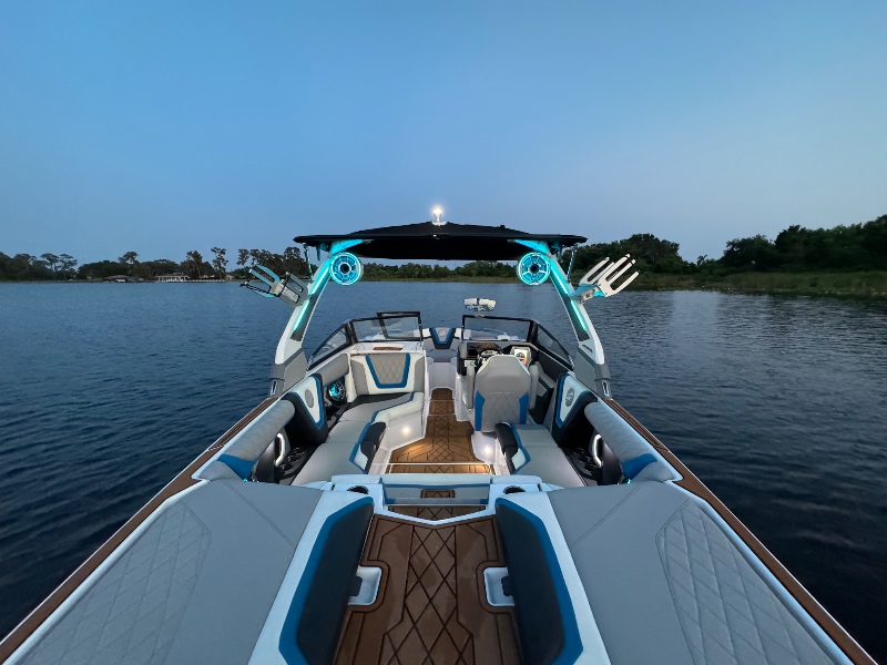 Tige' ZX1 Wakeboat | Raffle Creator